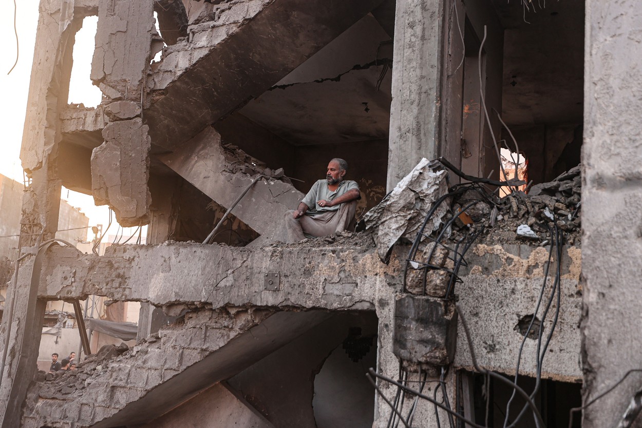 OMS: 2.800 de morți în Gaza și peste 11.000 de răniți în bombardamentele care au transformat clădirile în ruine
