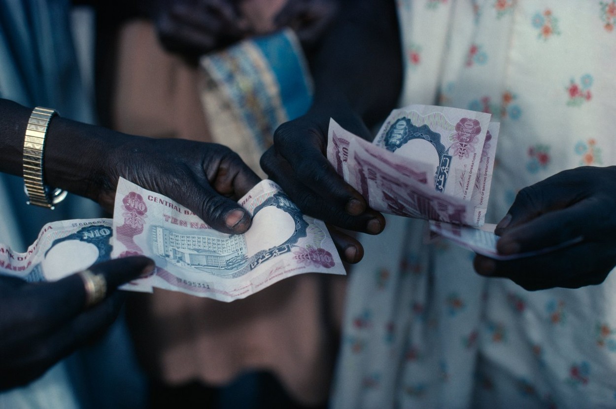 Cinci nigerieni au primit pedepse grele cu închisoarea după ce au dezgropat un craniu "ca să se îmbogățească"