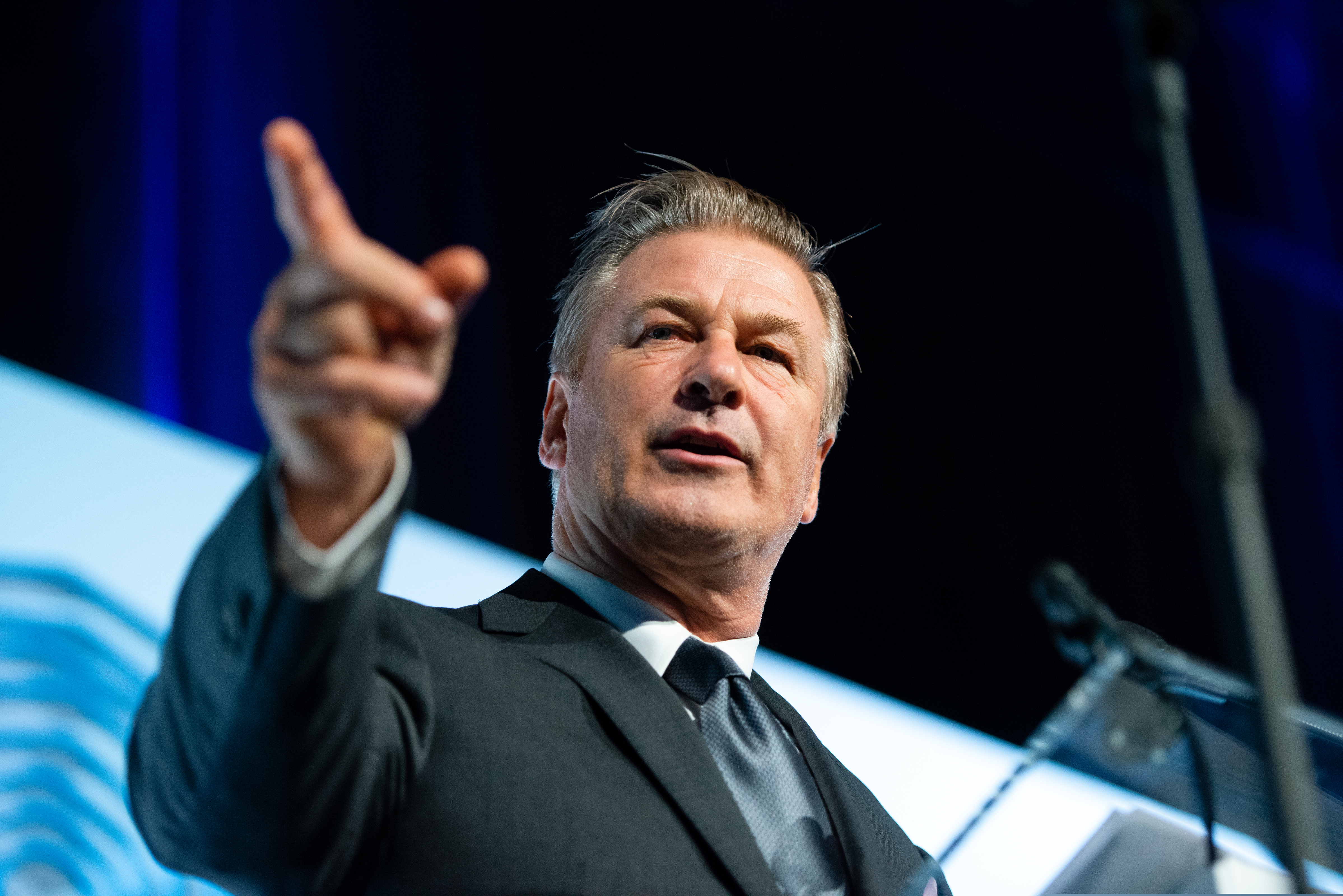 Alec Baldwin ar putea fi pus din nou sub acuzare în cazul uciderii regizoarei Halyna Hutchins