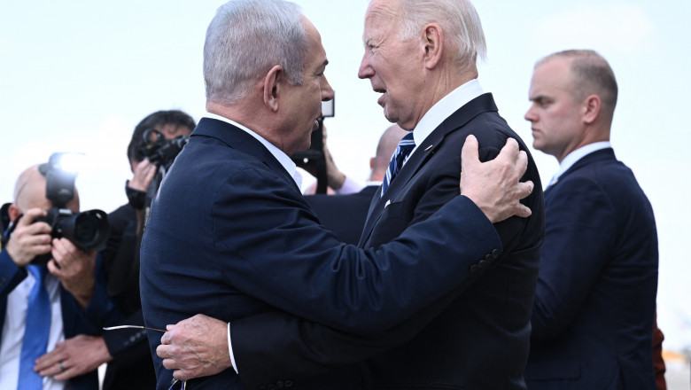 Netanyahu îl îmbrățișează pe Biden