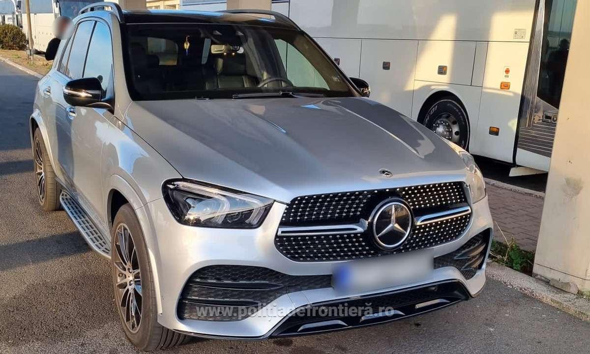 Un bulgar care încerca să intre în România a rămas fară Mercedesul de 100.000 de euro