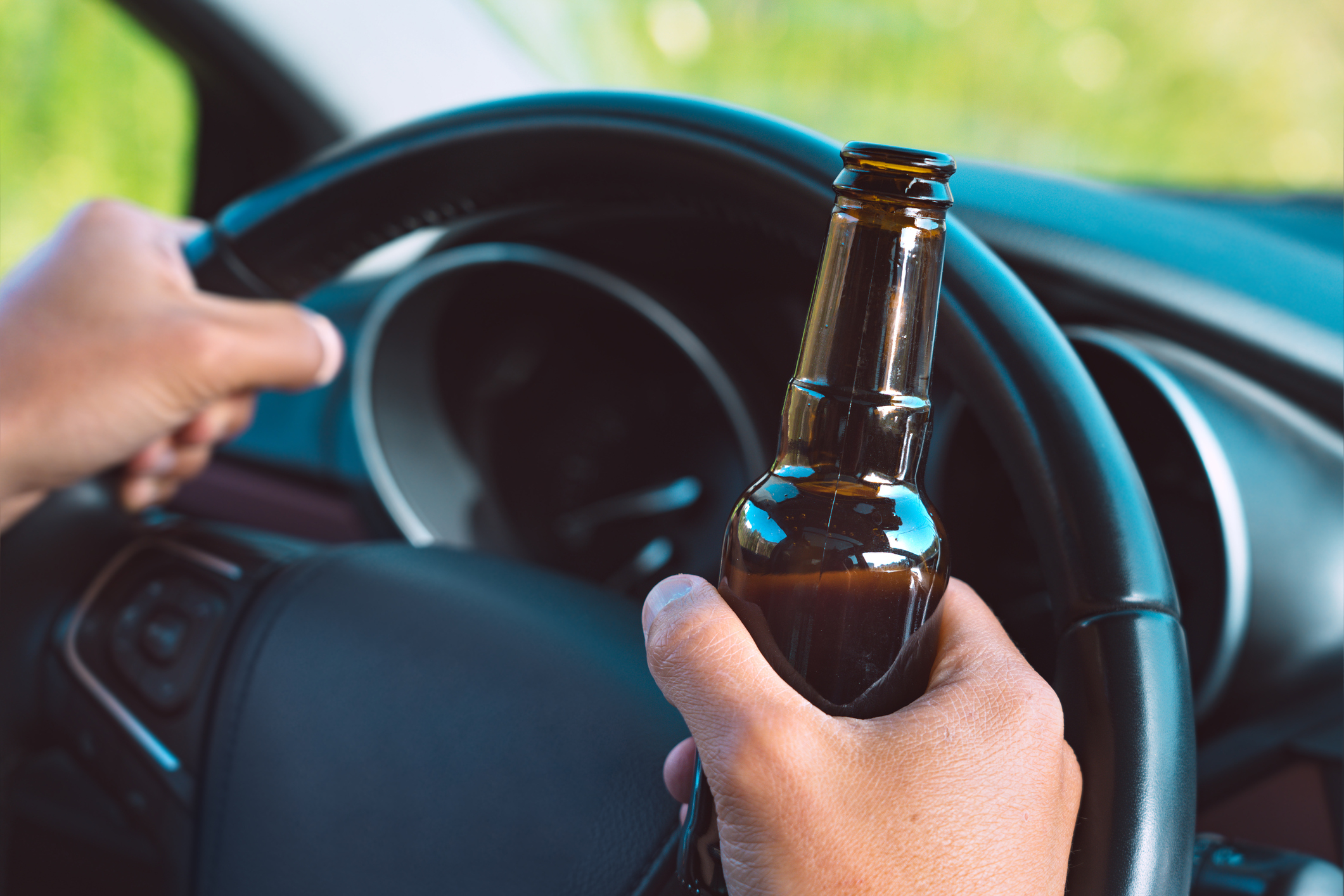 Supărat că a fost concediat, un bărbat din Satu Mare a furat mașina firmei și a făcut accident cu ea. Era beat și nu avea nici permis