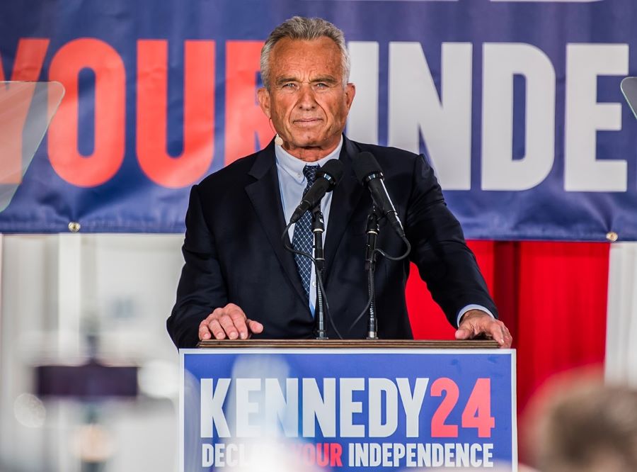 Robert Kennedy Jr. a renunțat la democrați și candidează ca independent la alegerile prezidențiale din SUA în 2024