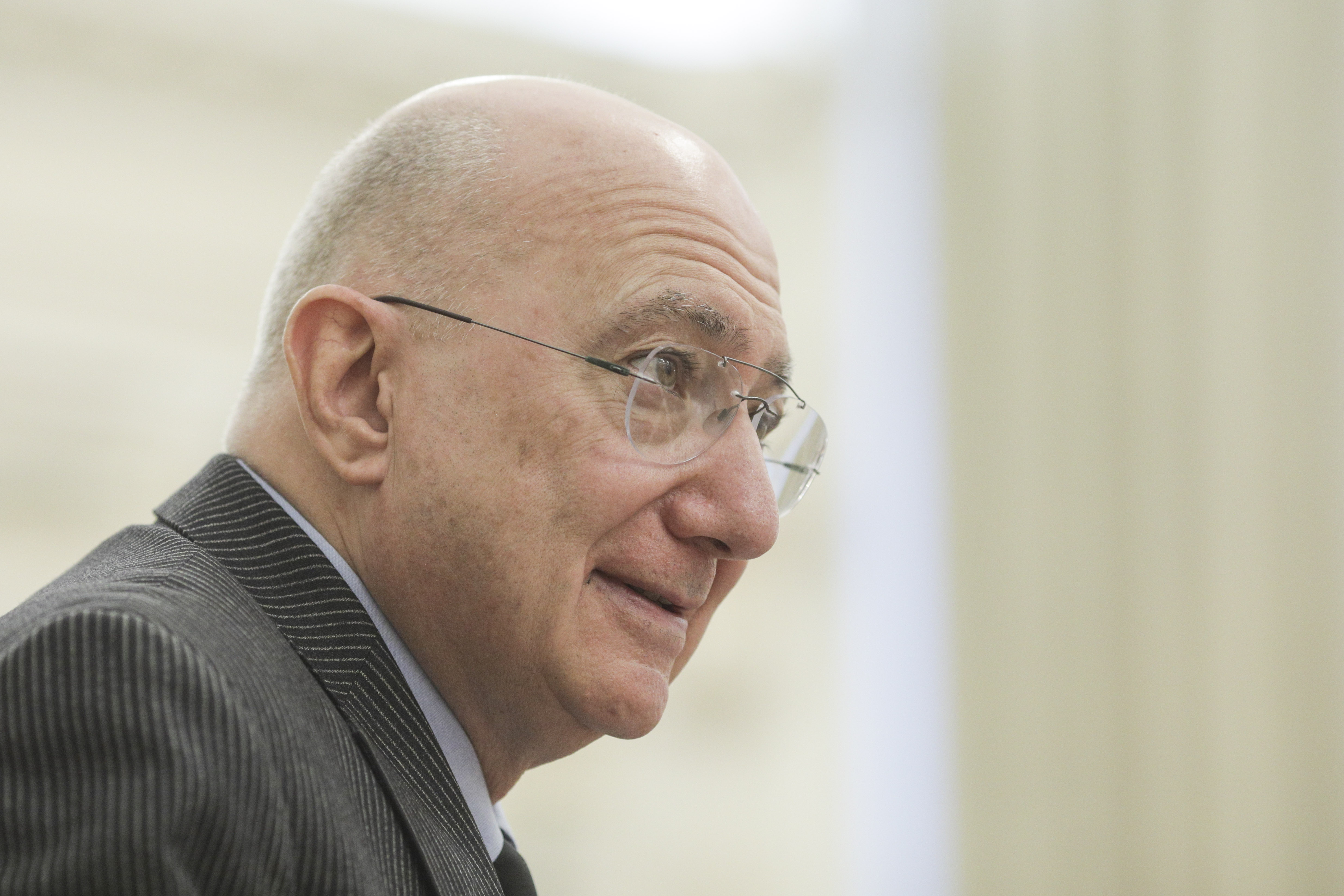 Ambasadorul României în Israel spune că, deși sunt sute de cereri de repatriere pe zi, situația românilor este sub control