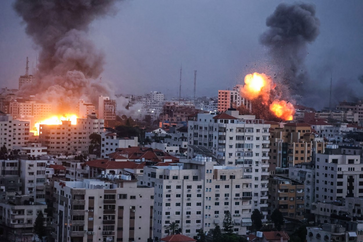 Doi înalți oficiali Hamas uciși într-un atac aerian israelian. Sirenele sună din nou în mai multe orașe din Israel