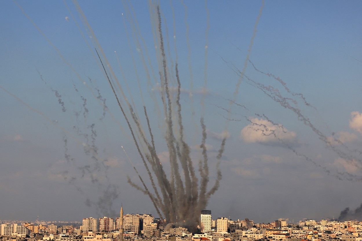 Hamas bombardează masiv Așkelon. Egipt: Israelul se pregătește de o campanie de lungă durată în Gaza