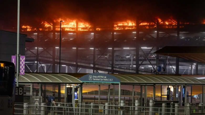 incendiu aeroport Luton