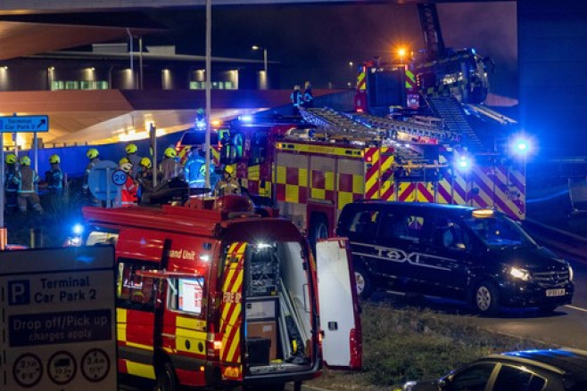 Incendiu Aeroport Luton din Londra