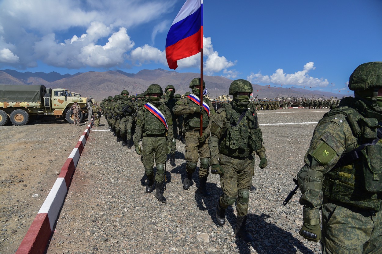 Serviciile secrete britanice: Armata rusă trece printr-o „criză psihologică”
