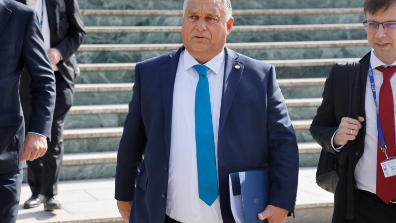 viktor orban cu cravată bleu