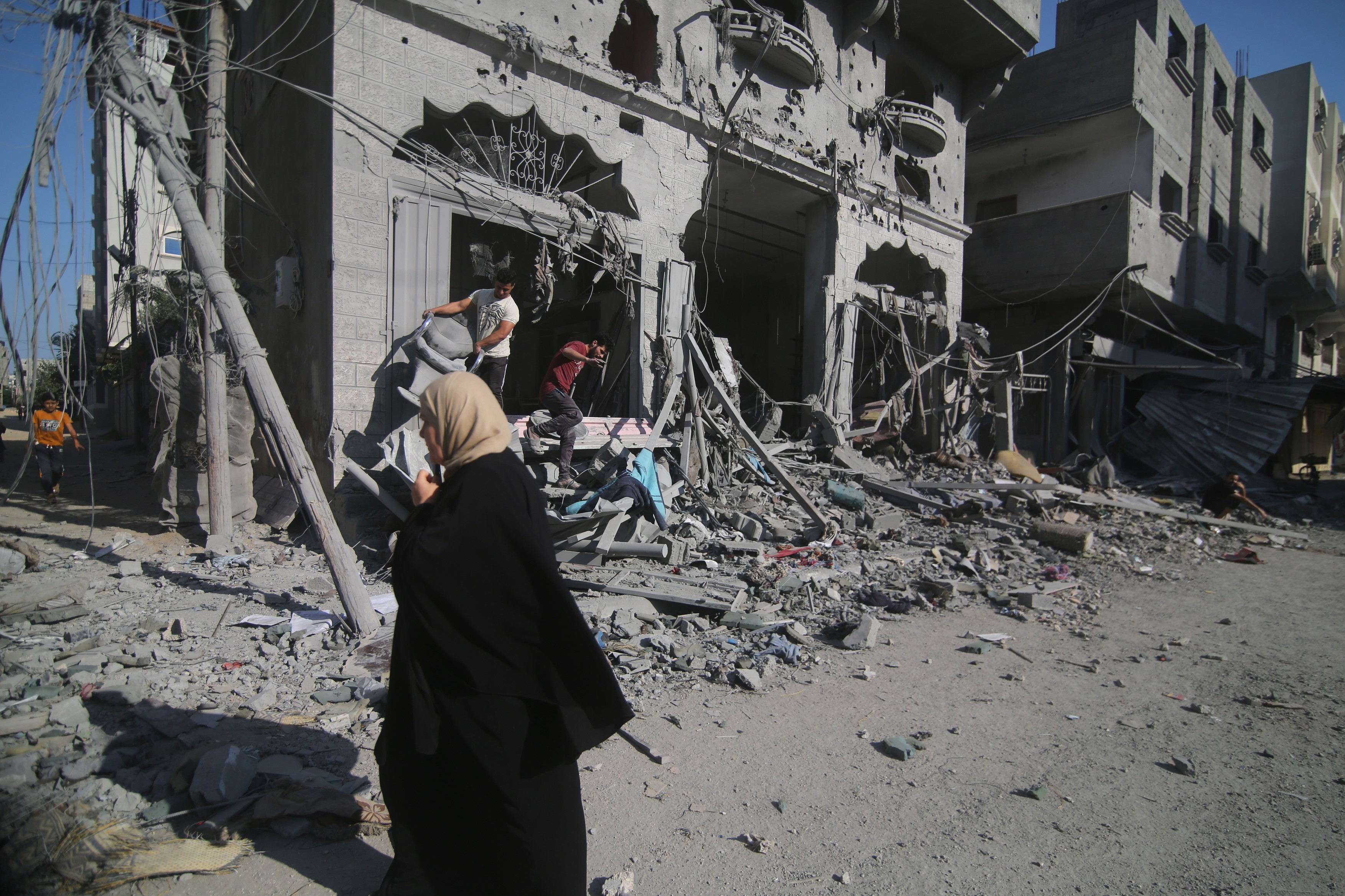 Românii din Fâșia Gaza cer cu disperare ajutorul autorităților pentru a reveni în țară: "Bombardamentele sunt foarte multe. E dezastru"