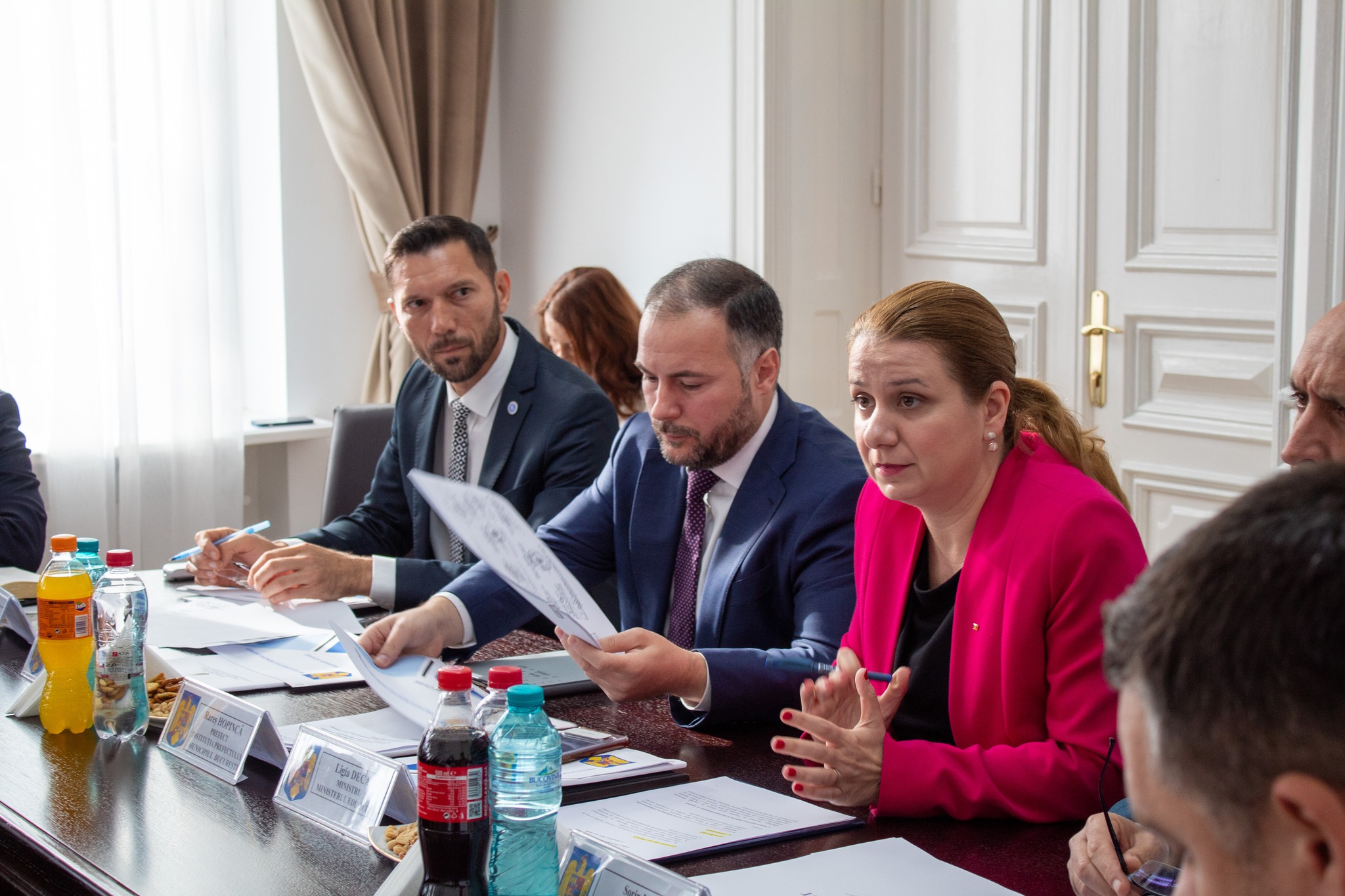 Prefectul Capitalei: E nevoie de sprijin pentru paza în şcoli şi de standardizarea planurilor de intervenţie rapidă