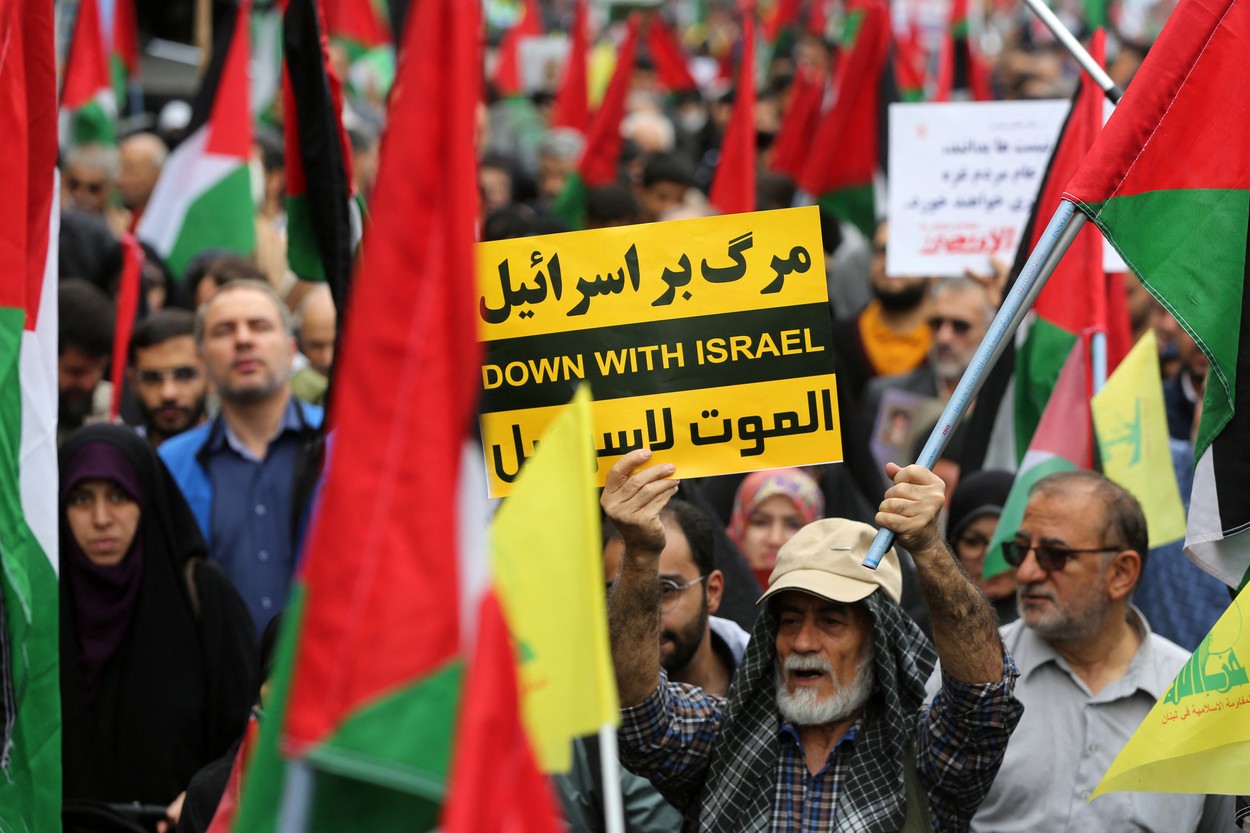 Zeci de mii de oameni au ieșit pe străzi în toată lumea arabă pentru a susține Palestina