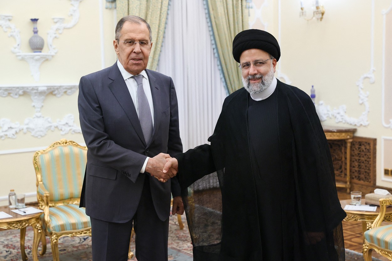 În timp ce Rusia și Iranul își întăresc legăturile într-o atmosferă de „încredere”, SUA se declară îngrijorate