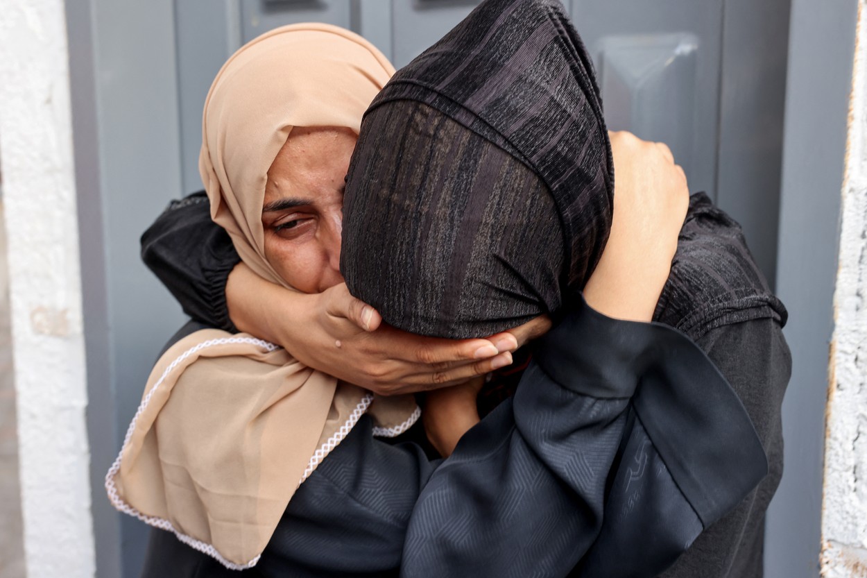Peste 2.000 de copii au fost uciși în Gaza. Medicii avertizează că lipsa de combustibil transformă spitalele în cimitire
