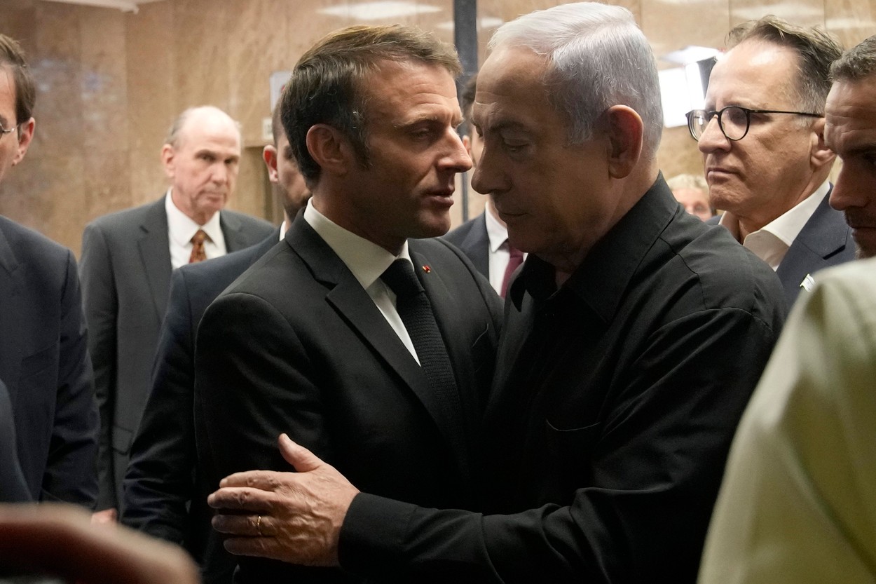 Macron l-a atenționat pe Netanyahu că „transferul forţat de populaţie constituie o crimă de război”