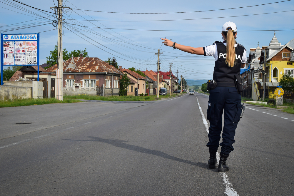În Bacău, polițiștii l-au prins pe un tânăr de 24 de ani plimbându-se cu o mașină furată în valoare de 70.000 €