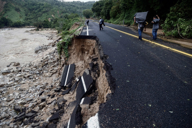 acapulco-pagube-uragan-profimedia10