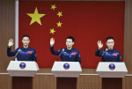 (EyesonSci)CHINA SHENZHOU 17 ASTRONAUTS MEETING THE PRESS (CN)
