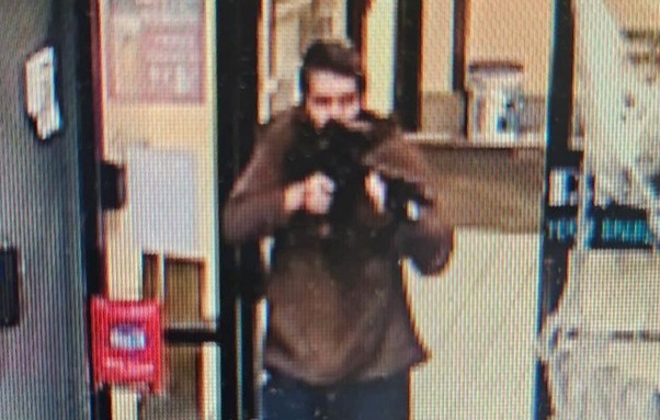 Masacrul din Maine putea fi evitat. Un prieten al lui Card a avertizat mai mulți polițiști: „Încă mai are toate armele”