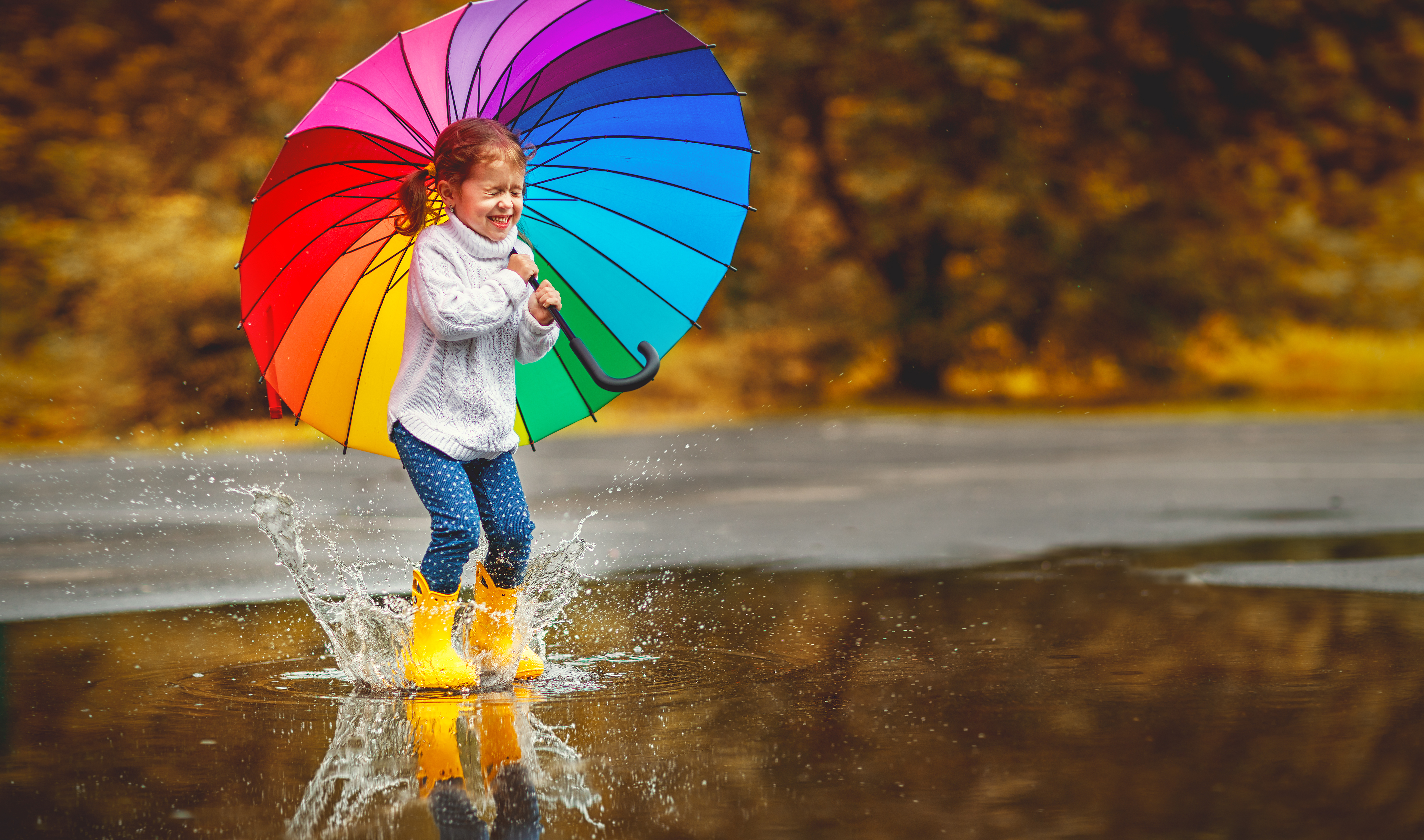 Prognoza meteo pentru următoarele două săptămâni, pe regiuni. Când se răceşte vremea și revin ploile