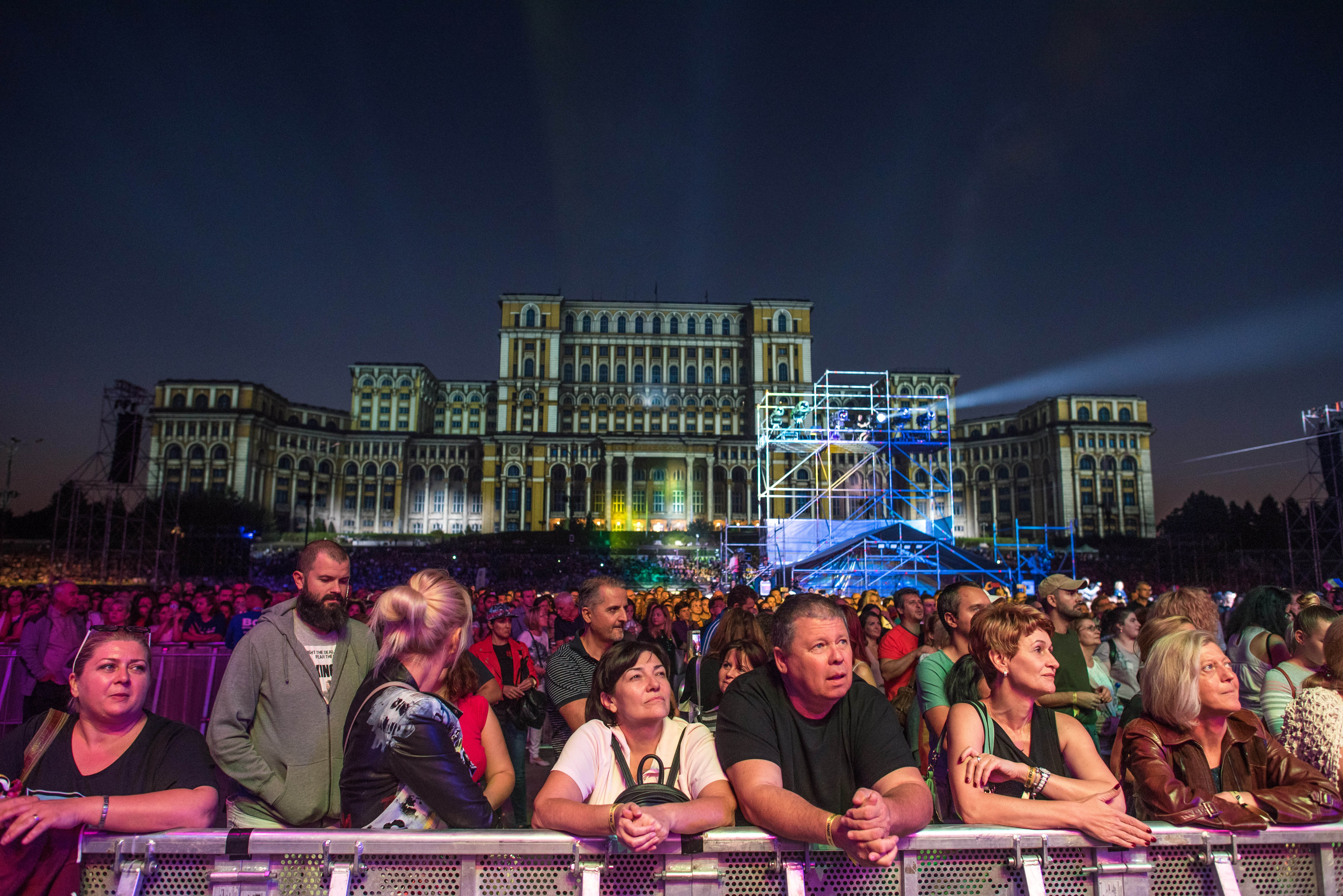 Organizatorii de evenimente, revoltați de creșterea TVA la 21% pentru bilete. „Înseamnă public mai puțin și artiști mai prost plătiți”