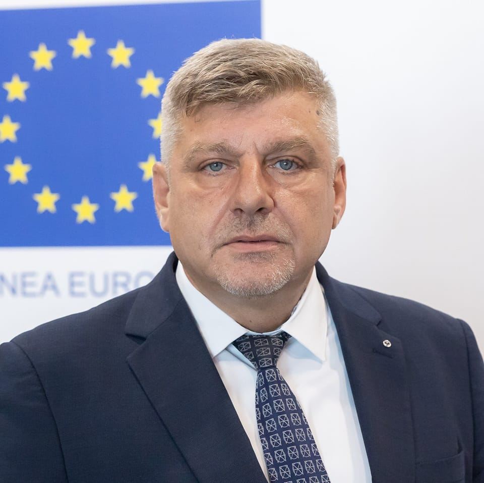 Dragoş Adrian Iorga, fost director în Ministerul Proiectelor Europene, condamnat la închisoare pentru că cerea taxă subordonaţilor