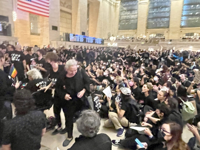 'Jewish Voice for Peace' protest in Grand Central Station, New York, USA - 27 Oct 2023