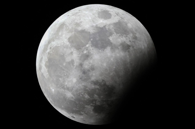 luna eclipsa partiala profimedia-0817670654