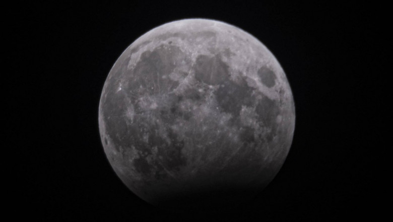 eclipsa partiala de luna