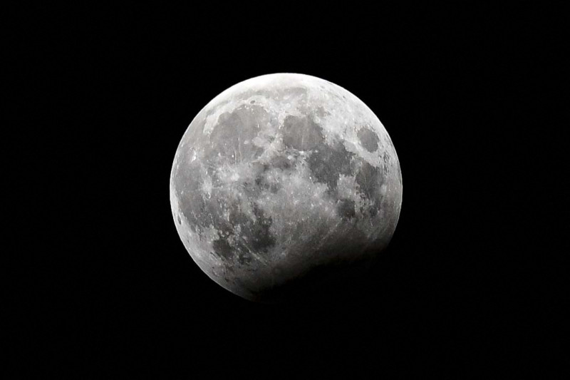 luna eclipsa partiala 2 profimedia-0817679080