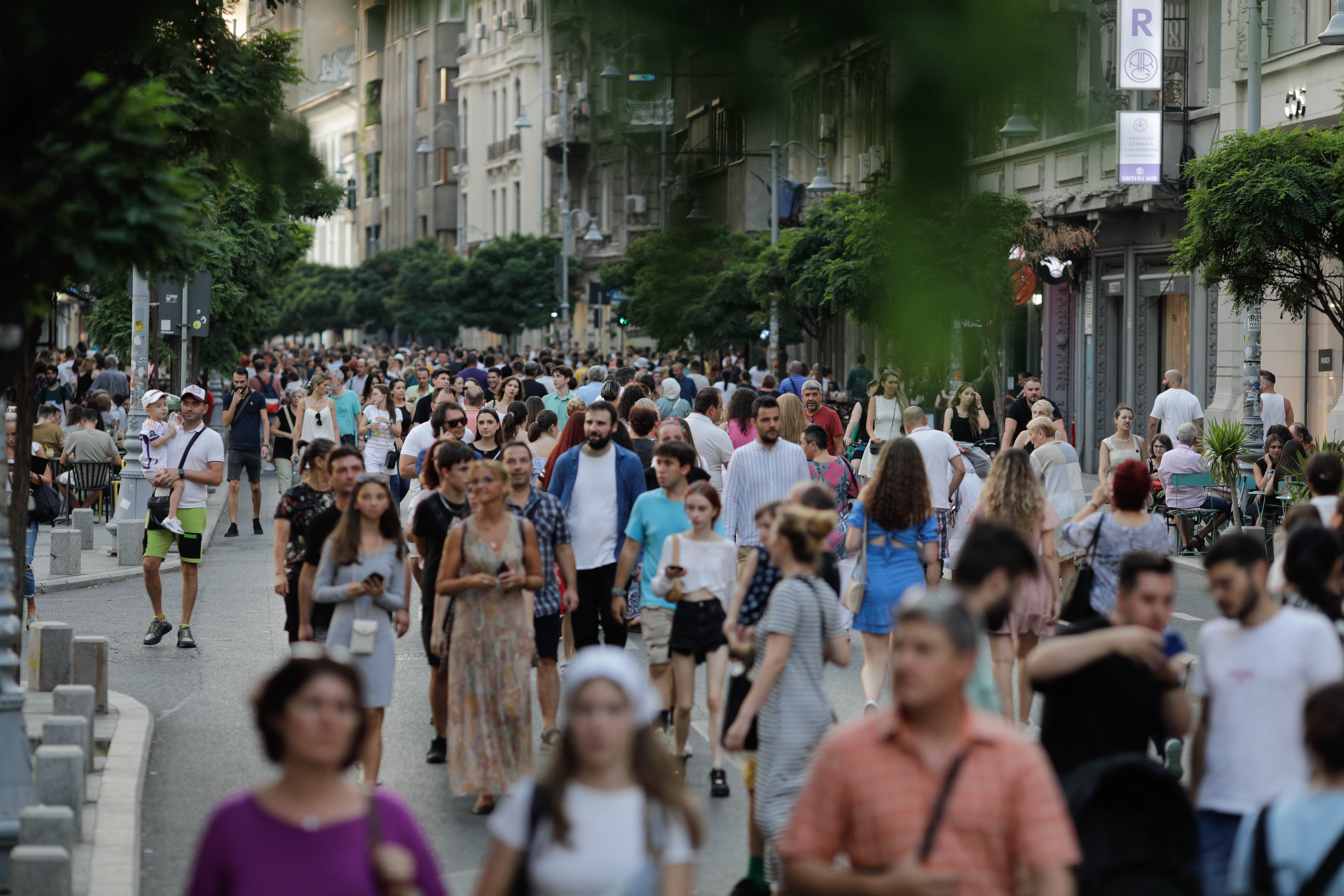 Calea Victoriei redevine pietonală din acest weekend, de la 10 dimineaţa la 10 seara