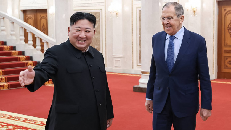 Întrevederea ministrului rus de externe Serghei Lavrov cu liderul nord-coreean Kim Jong Un la Pyongyang