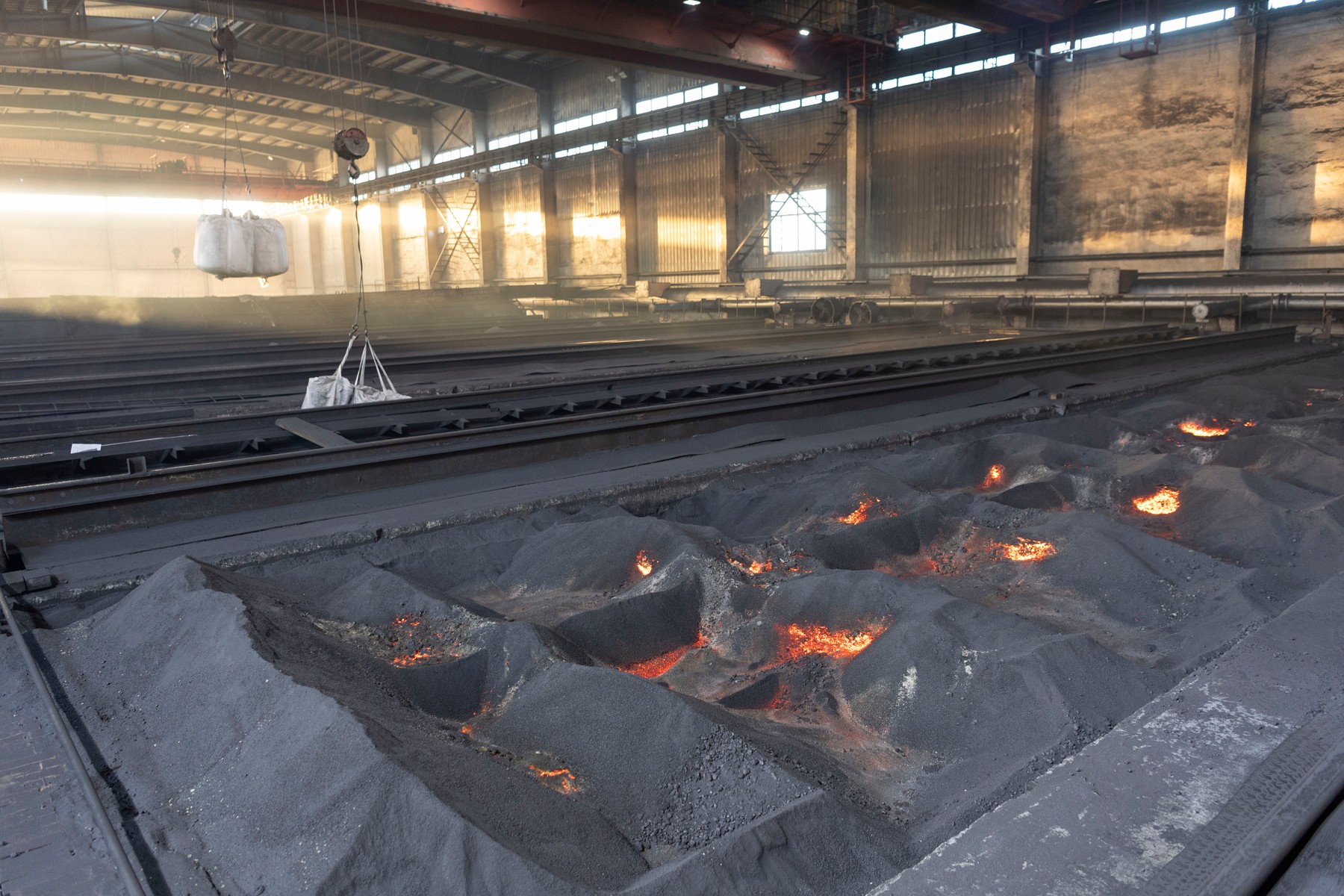 China impune restricții la exporturile de grafit, un material cheie pentru producţia de baterii