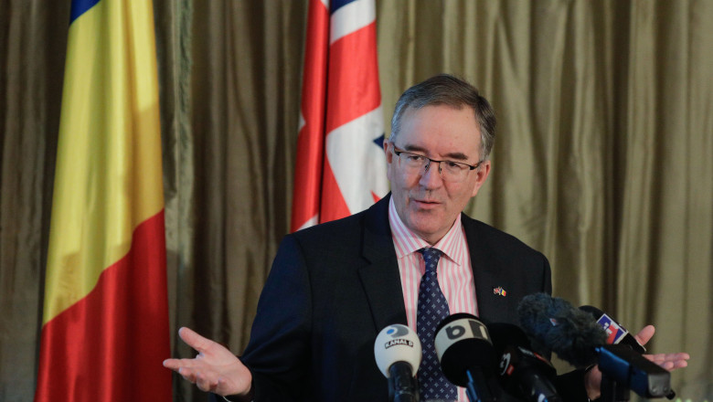 Andrew Noble, ambasadorul Marii Britanii la Bucuresti, sustine o conferinta de presa la incheierea misiunii sale diplomatice in Romania, la resedinta ambasadorului din Bucuresti