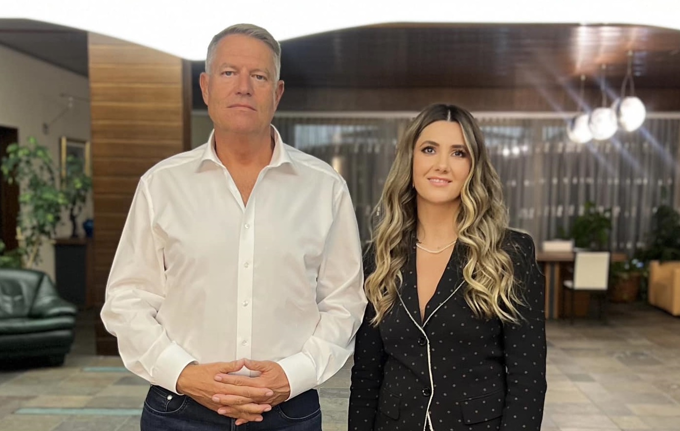 Klaus Iohannis la salon. O hairstylistă a postat fotografii cu președintele: „Fericită că am fost aleasă”