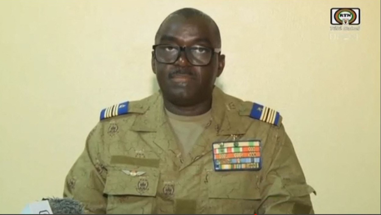 Junta din Niger spune că a dejucat o tentativă de evadare a fostului președinte. Mohamed Bazoum e ținut în arest de 3 luni