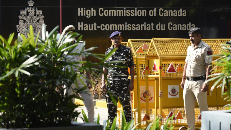 ambasada canadei în india păzită de militari indieni