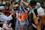 Muslim Activists Protest Palestine-Israel Conflict