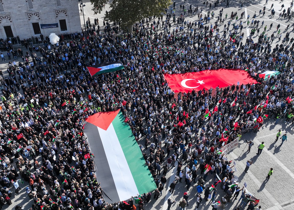 Musulmanii cer Israelului să înceteze bombardamentele