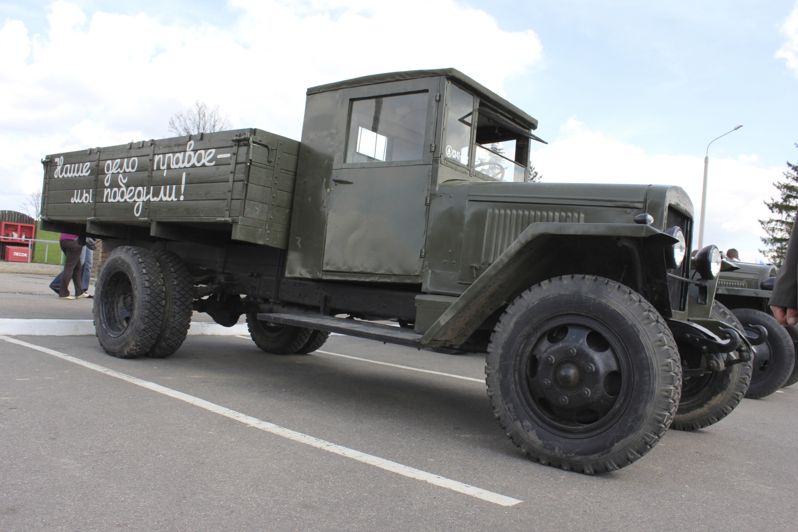 Rușii atacă la Avdiivka cu camioane produse în anii '30. În total, Rusia a pierdut aproape 200.000 de militari - „pierderi permanente”