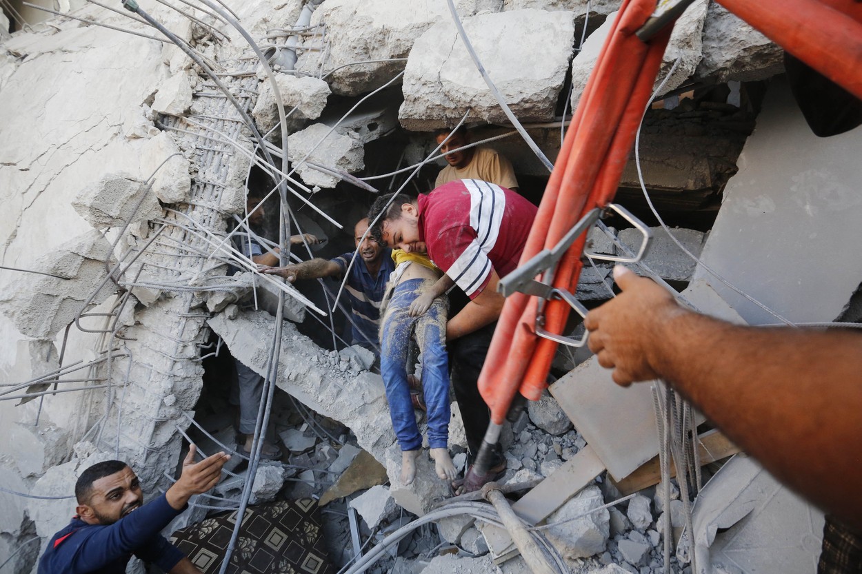 Mărturii cutremurătoare din Gaza. Părinții le scriu copiilor numele pe picioare ca să-i identifice dacă mor
