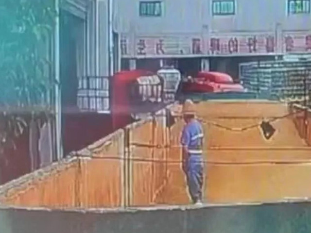 Controversial Video of Chinese Brewery Worker Urinating in Tsingtao Beer Tank Sparks Outrage in South Korea