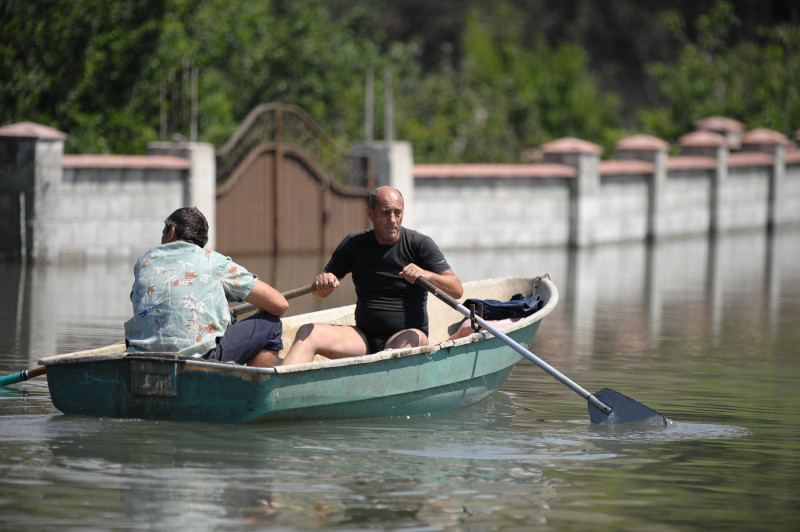 Heavy rains bring floods to Moldova