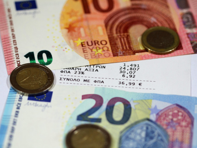 Οι Έλληνες θα μπορούσαν να λάβουν «μπόνους» 3.000 ευρώ εάν αναφέρουν φοροφυγάδες