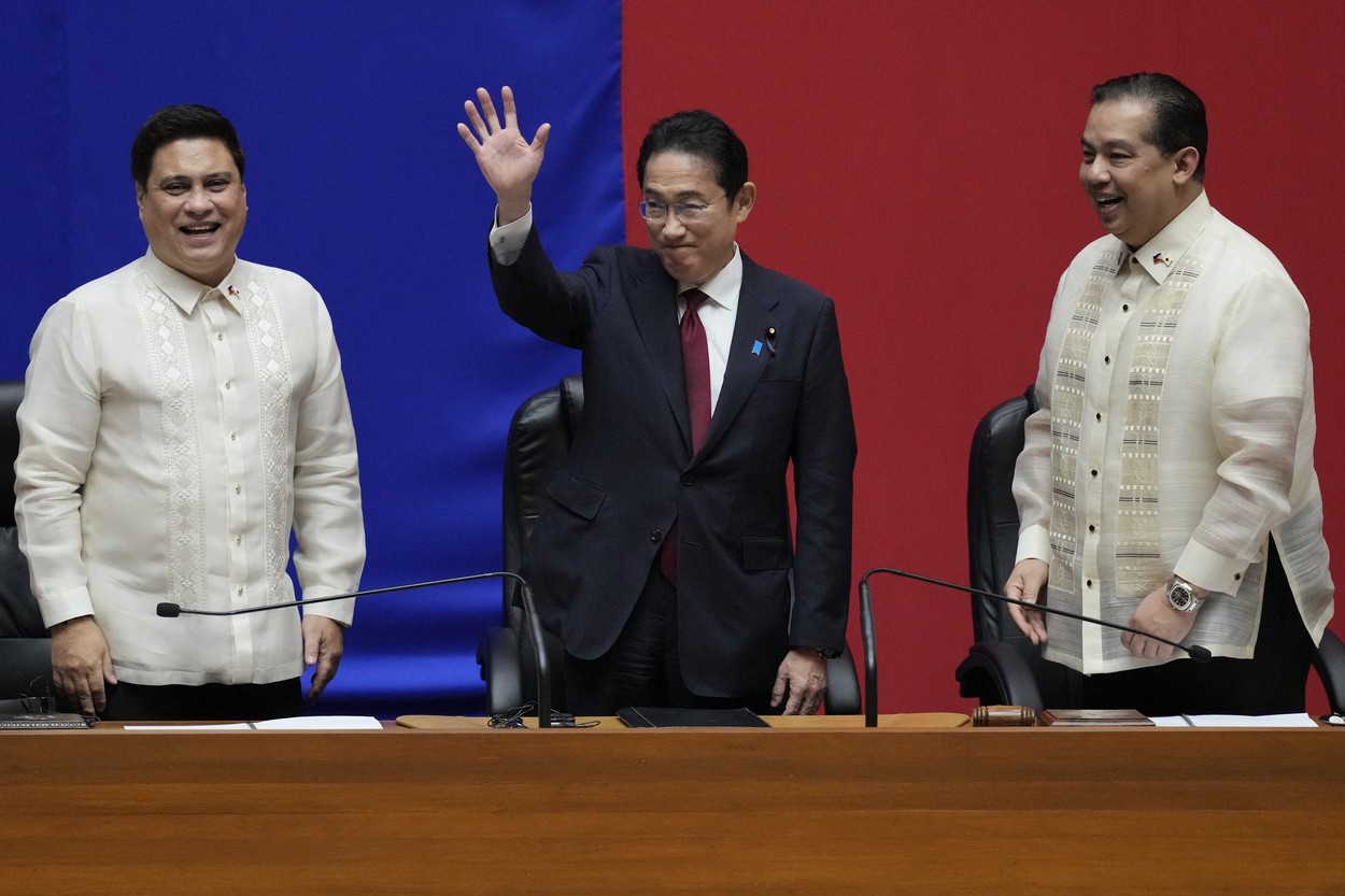 Fumio Kishida: Japonia continuă alianța cu SUA și Filipine pentru „protecţia libertăţii maritime” în Marea Chinei de Sud