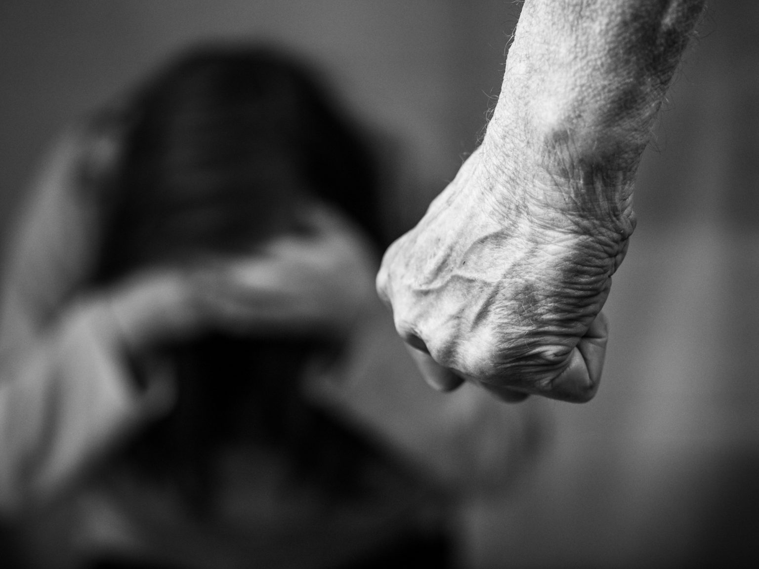 Numărul cazurilor de violenţă domestică semnalate la Poliţie a crescut în 2023: Aproape 80.000 în primele 9 luni ale anului