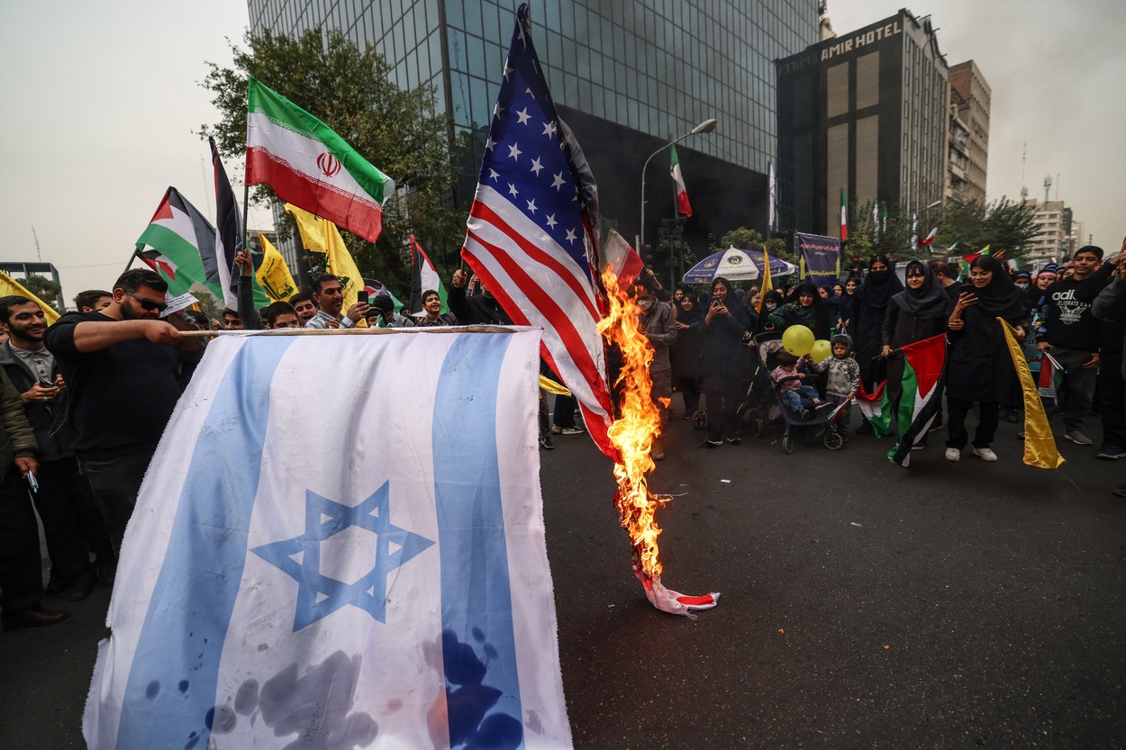 Iran a marcat confiscarea ambasadei SUA din 1979 cu mitinguri la care s-a strigat „moarte Americii” și „moarte Israelului”