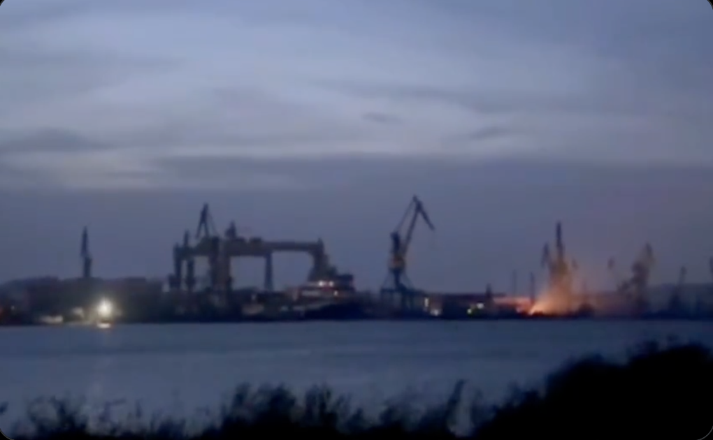 Ucraina anunță că a lovit un şantier naval în Crimeea ocupată de Rusia
