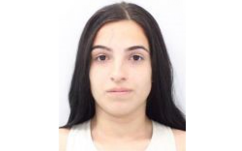Poliția cere ajutorul pentru găsirea unei tinere care a dispărut alături de copilul ei după ce au plecat în parc